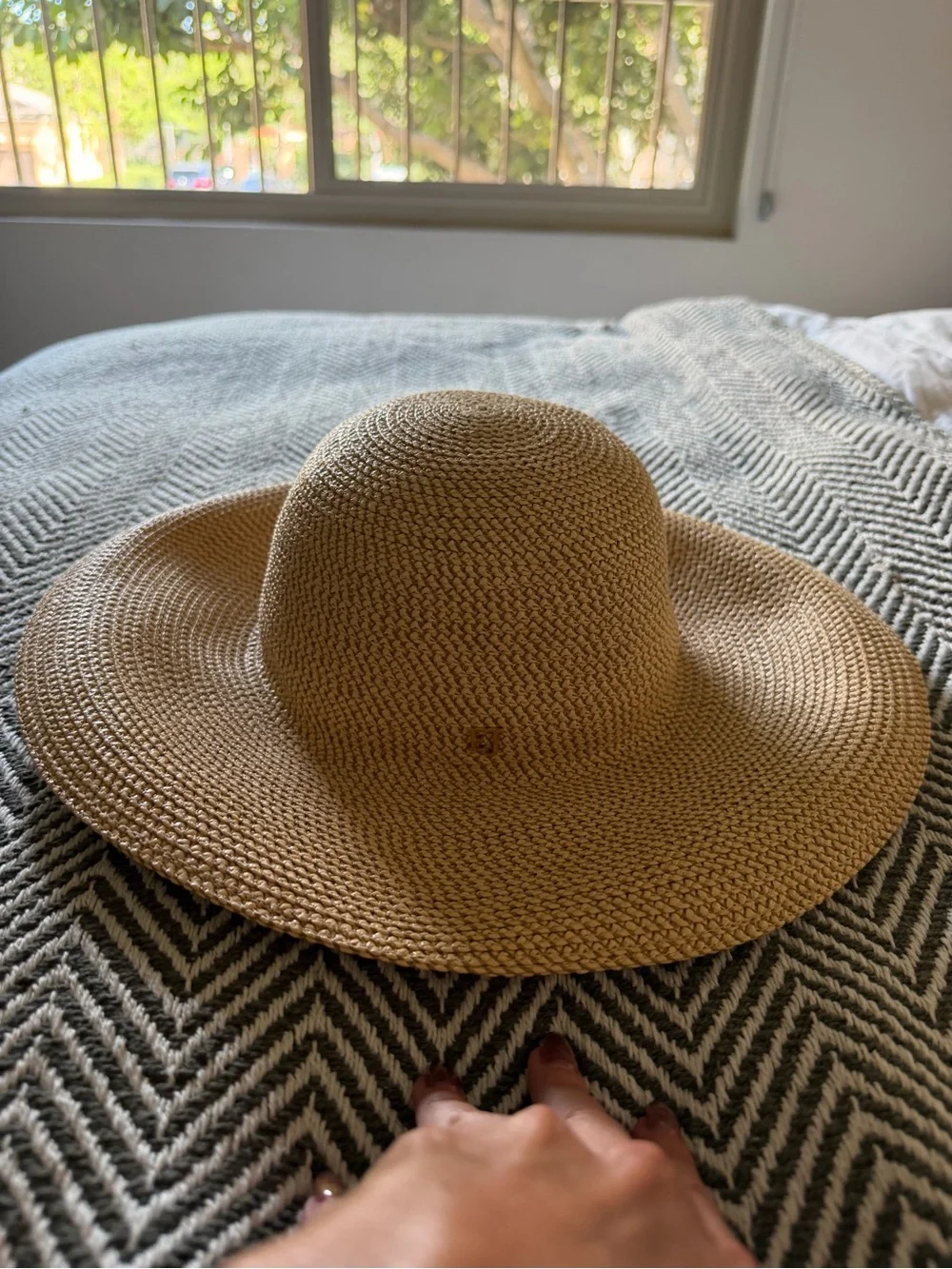 Eric Javits Women’s Wide-Brim Straw Sun Hat - Tan NWOT